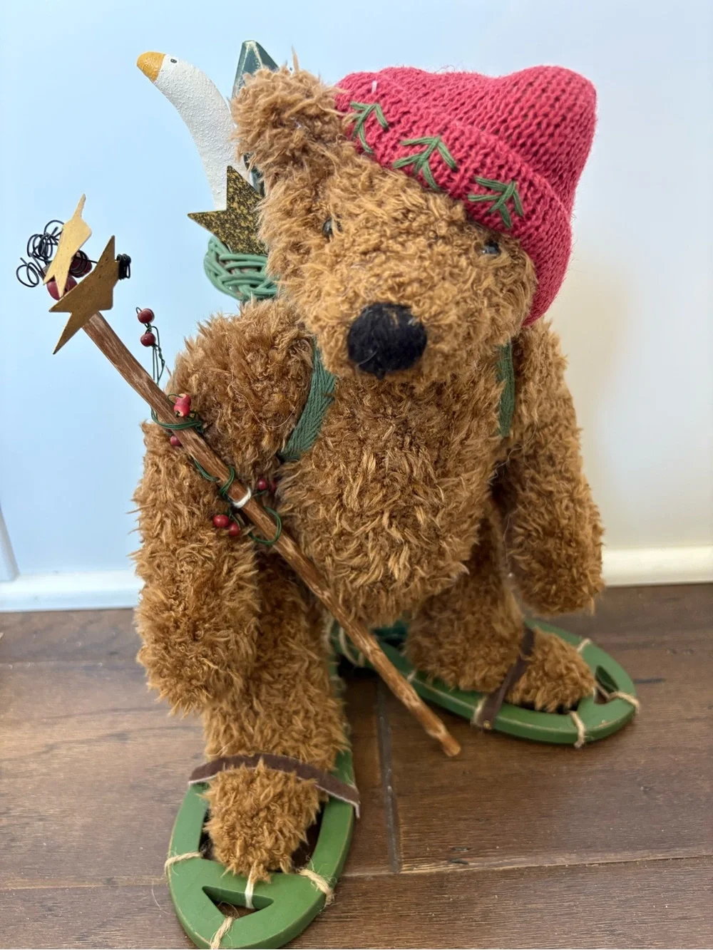 Vintage 2001 Tender Heart Treasures Christmas Teddy Bear Snowshoes Basket Rustic